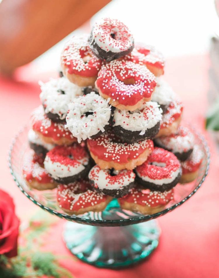 Torta vyrobená z donutov si sama pripravte nápady na rýchle dezerty