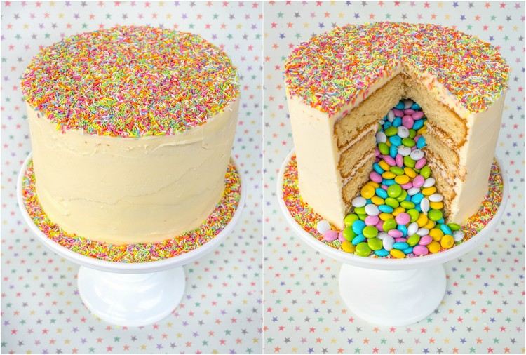 koláč-cukrík-pinato-koláč-celý-rezaný-vysoký-koláčový stojan-posýpka-mms