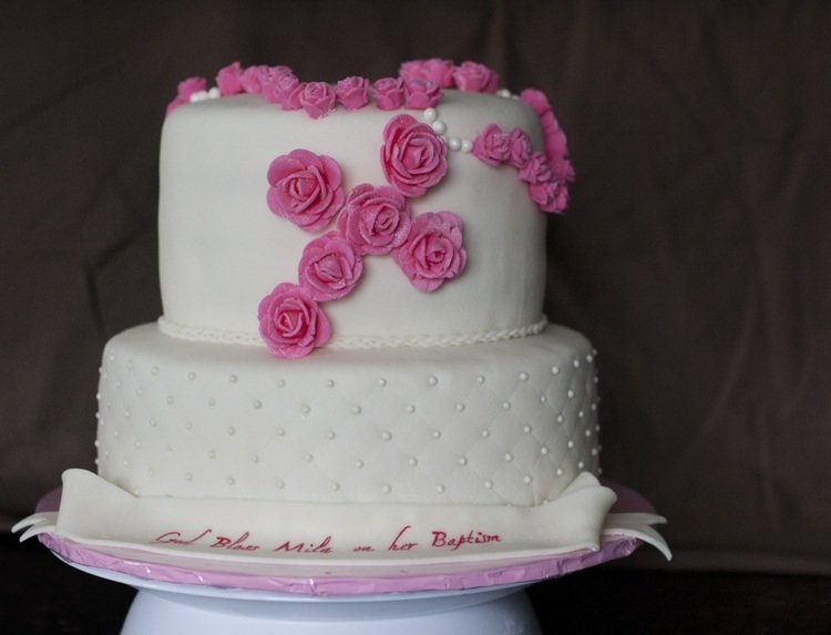 ruženec-kríž-koláč-krst-perly