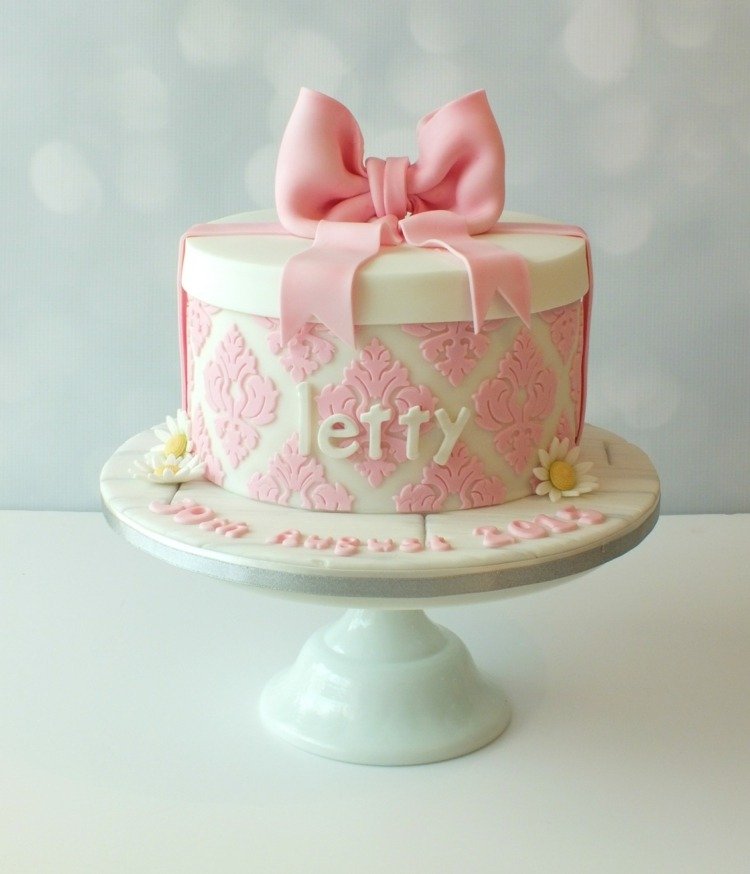 stužková-dievča-torta-krst