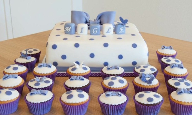 torta-stuha-krst-meno-capcakes