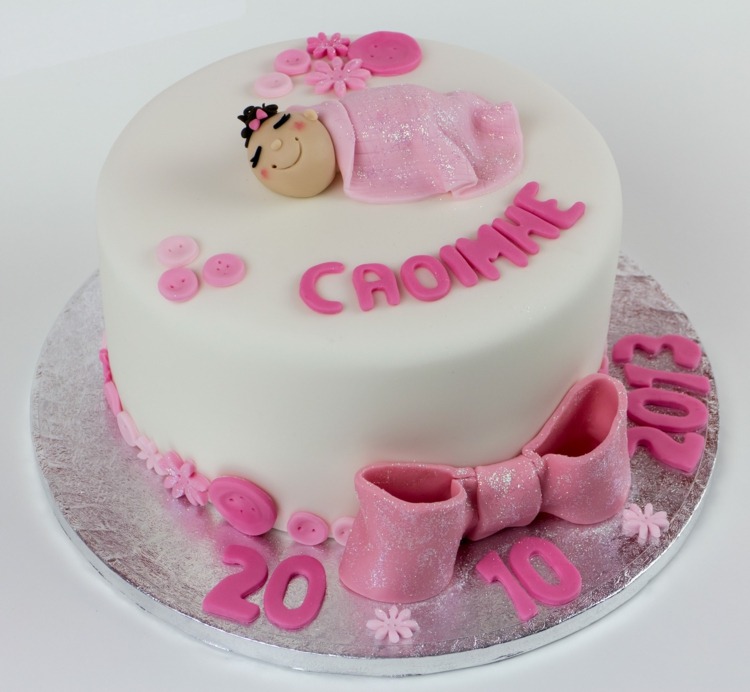 torta na krst dievčatko stužkové gombíky dátum