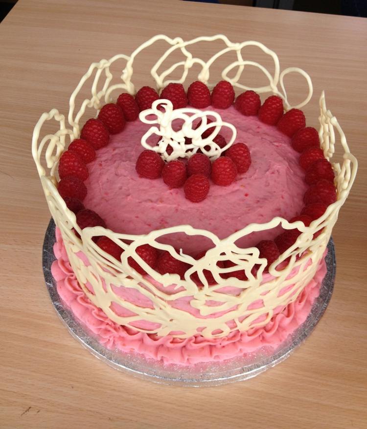 ovocno-tortové-zdobenie-krémovo-čokoládové