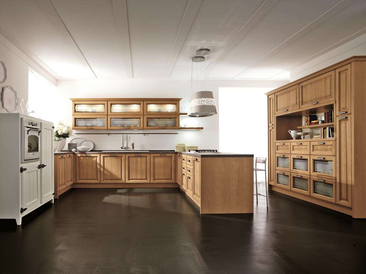 Priestranná kuchyňa z tradičného dreva vyrobená z vysoko kvalitného dizajnu miestnosti z masívu tradičná drevená kuchyňa vysoko kvalitné nápady na dizajn miestností z masívneho dreva