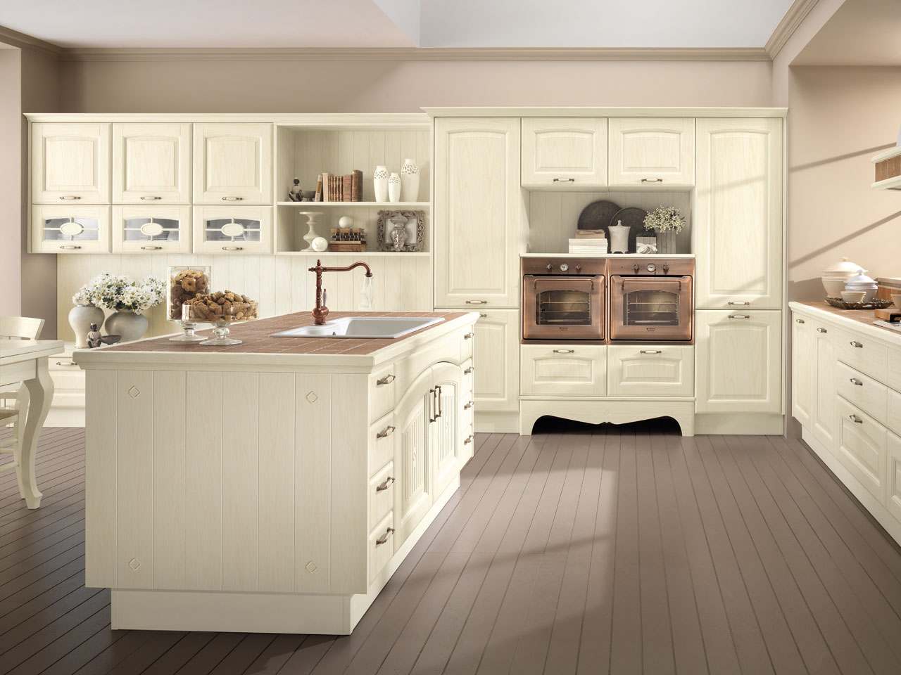 klasické kuchynské skrinky z dreveného ostrovčeka s drezovým faucetom tradičná drevená kuchyňa s ostrovným kuchynským drezom mosadz