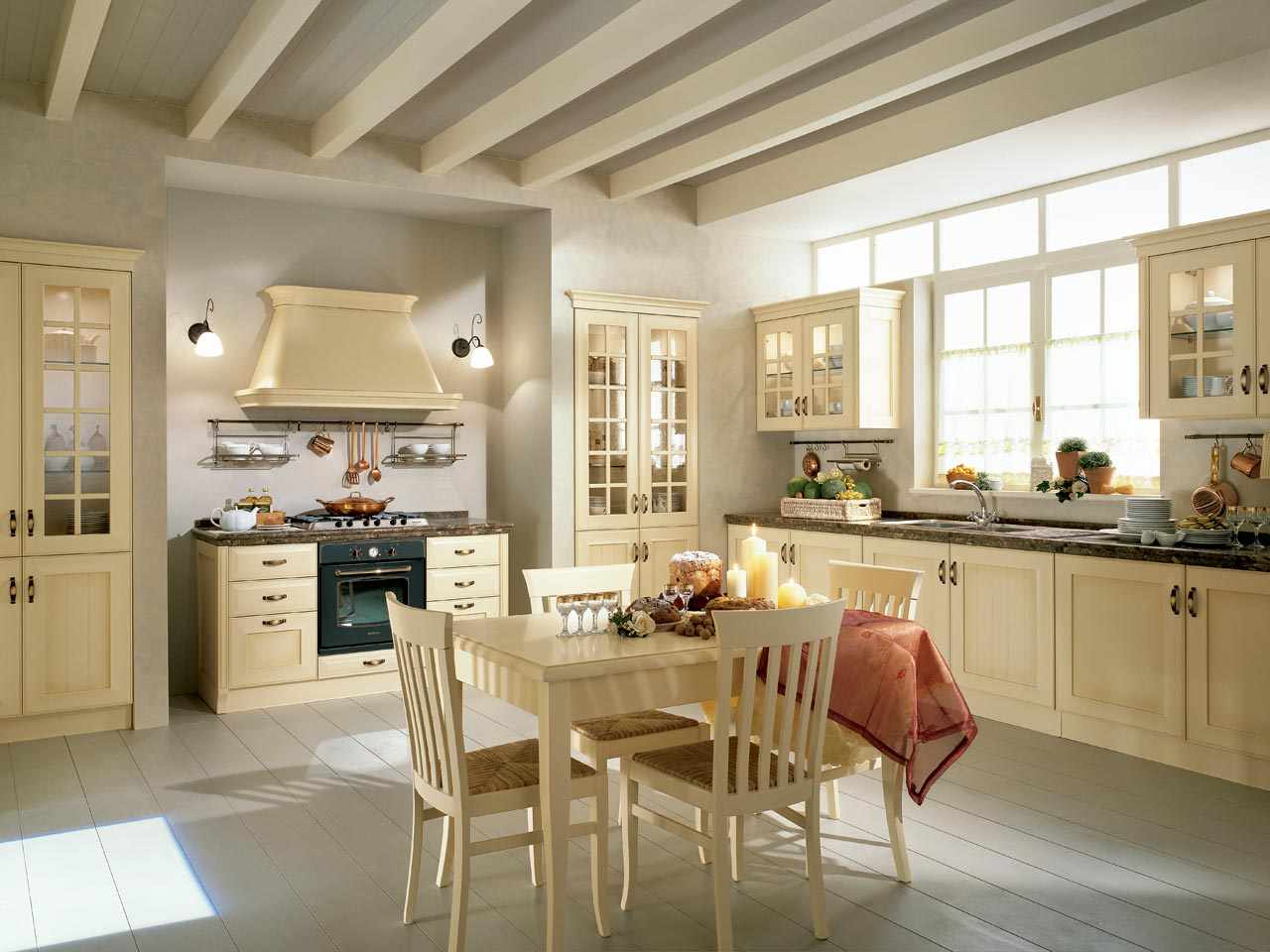 tradičné vstavané skrine z kuchynského dreva predvádzajú stropné trámy rustikálne vstavané skrine z dreva a dreva predstavujú stropy drevené trámy