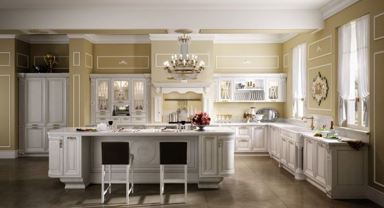 Luxusná kuchyňa v bielej farbe s niekoľkými fragmentmi a detailmi tradičná-drevená-kuchynská-cucine-lubrikant-luxusná-biele-zlaté kovanie-držadlá-model-Pantheon