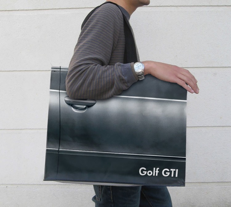 Dizajnová taška ako reklamný materiál - Golf GTI Tašky dizajn -balenie-reklama-kreatívne-golf-gti