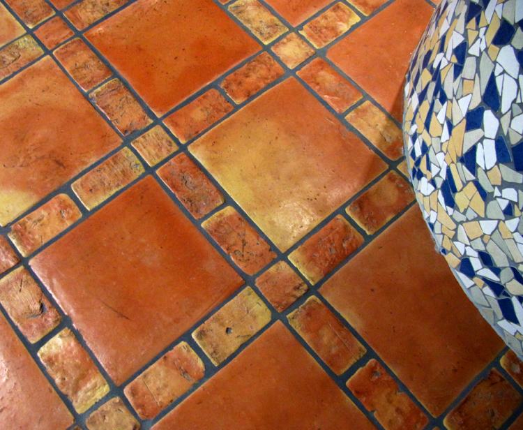 Prázdninový dom snov-podlahy finca-tradičné-terakotové dlaždice