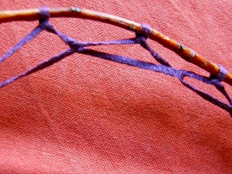 zasnené-drotári-deti-nápady-flaechten-niť-šnúra-príklad-vetvy