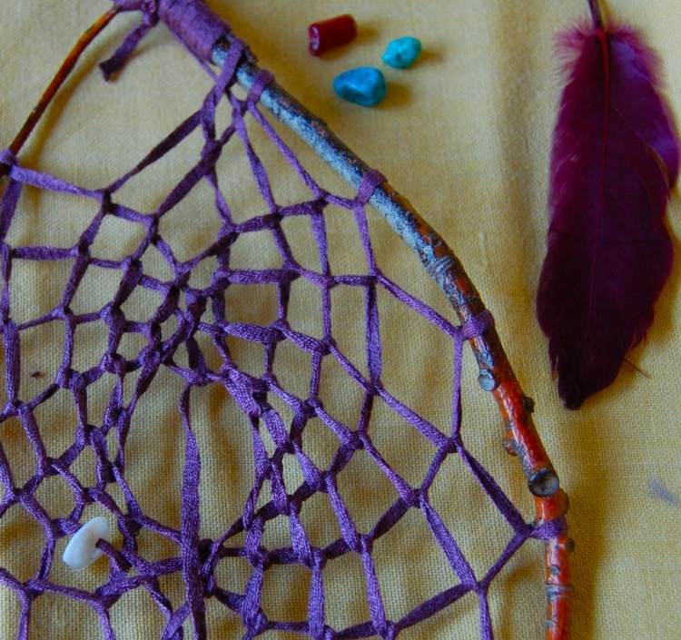 snové-ručné práce-deti-samozrejme-biele-háčkované-špagáty-vetvičky