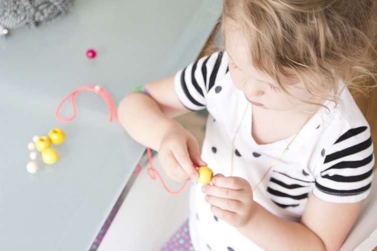 snove-drotarske-deti-navody-vysiva-prstenove-koralky-detska-rucna-nitka-myslienka