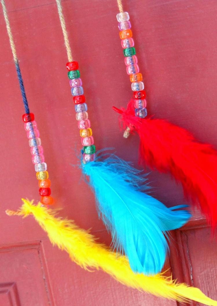 snívajúce drotári-deti-pokyny-kartón-tanier-farebné-perie-korálky-farebné