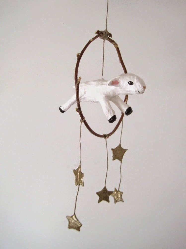 snové-drotárske-detské-nápady-škandinávske-ovčie-papier-mache-figúrky-hviezdy