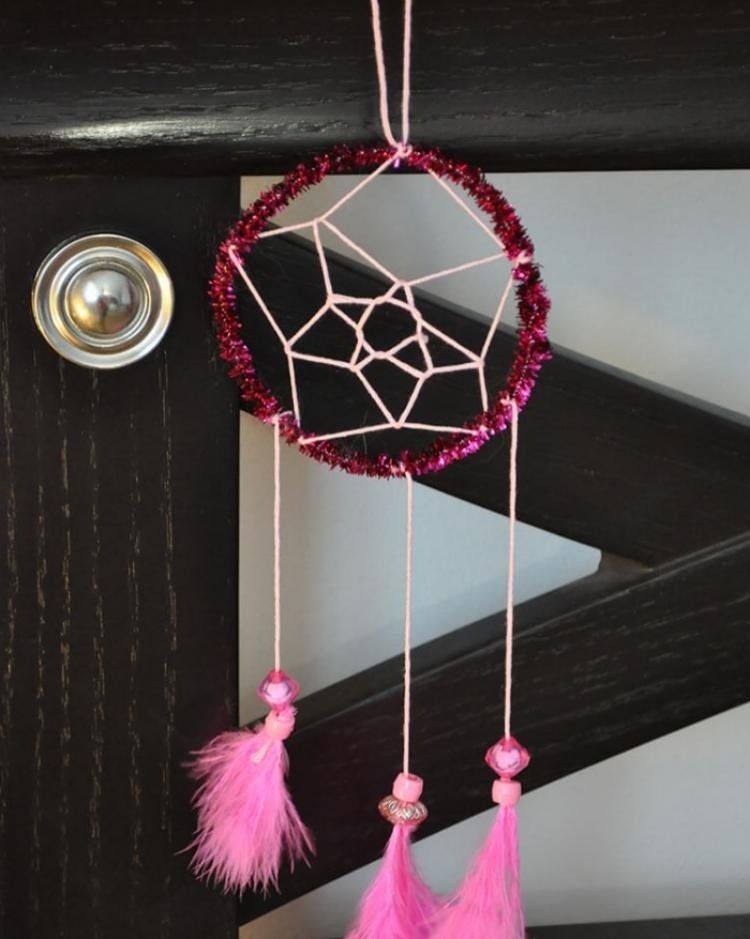 Tinker lapače snov-deti-malé-ružové-lamtta-perie-perly