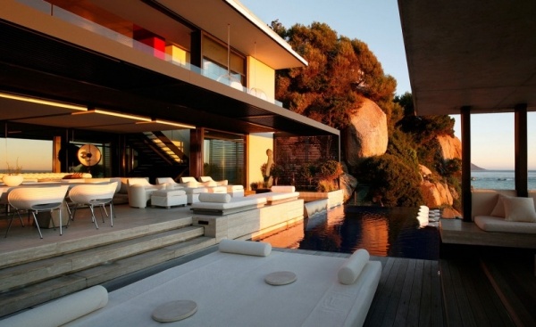 luxusná rezidencia v kapskom meste biely nábytok