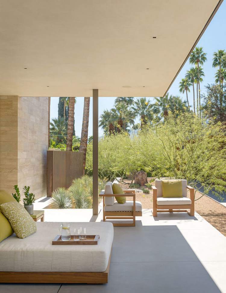 moderná-pláž-vila-terasa-zastrešenie-vonkajší-nábytok-čalúnenie-drevo