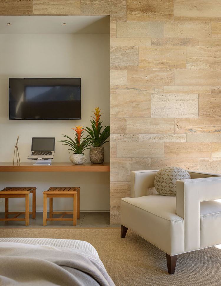 naplavené drevo-dekorácia-moderná-pláž-vila-spálňa-obklad na stenu-travertín