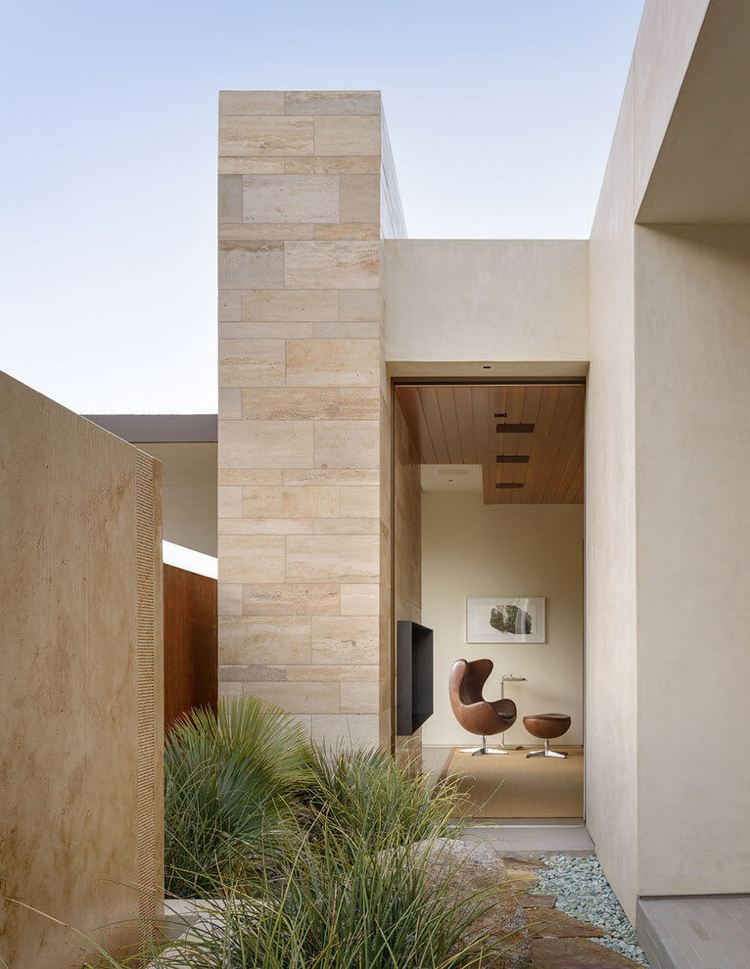 moderná-pláž-vila-okno-obklad-travertín-skalka-čínska trstina