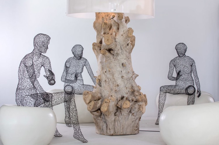 naplavené drevo-dekorácia-stojacia lampa-sochy-ľudské postavy