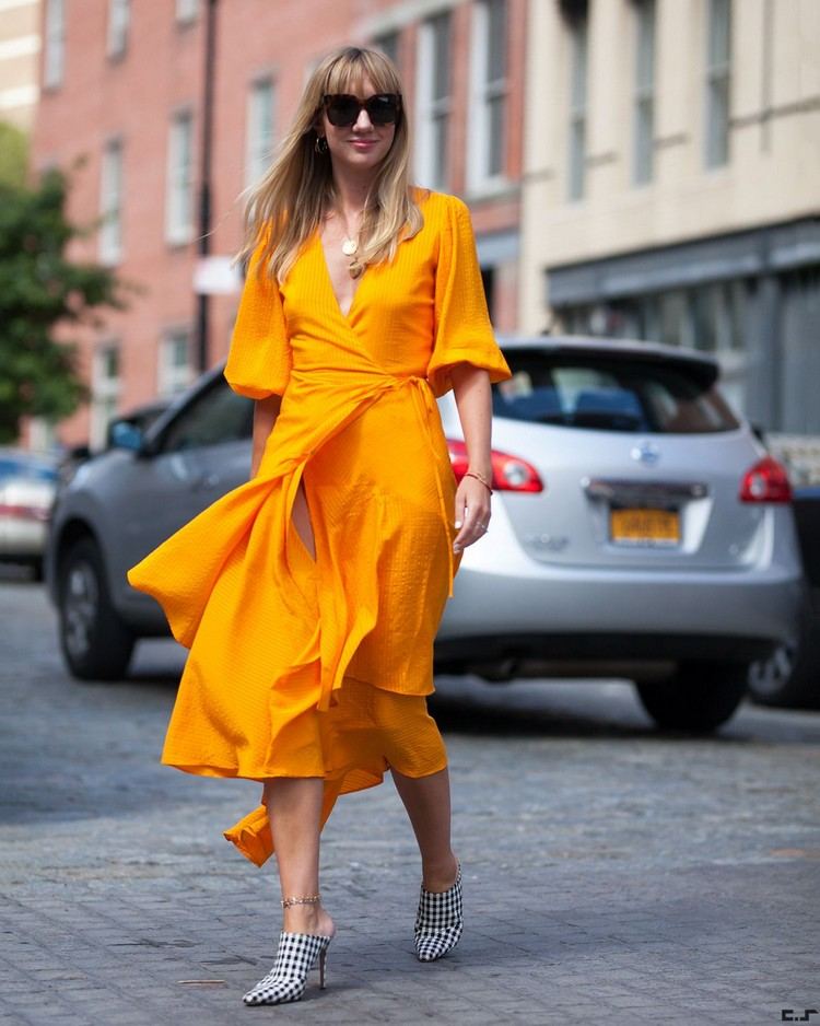 Trendové farby jar / leto 2021 kombinujú nechtíkovú farbu