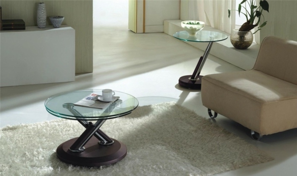 Sklenený konferenčný stolík kožená sedačka-moderná obývačka Sklenený konferenčný stolík, kožená sedačka, moderná obývacia izba