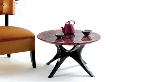 elegantný drevený stolík elegantný drevený stolík