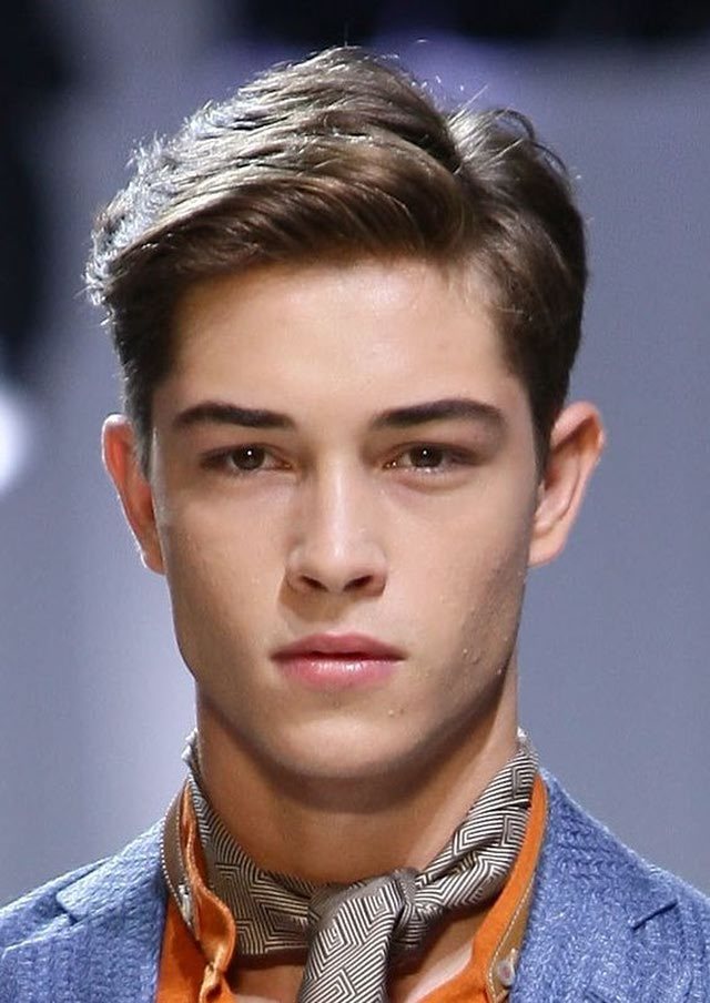 Trendový účes pre pánske aktuálne strihy s bočným delením Trendy-účesy-pre-mužov-aktuálne-strihy-styling-varianty-bočné lúčenie