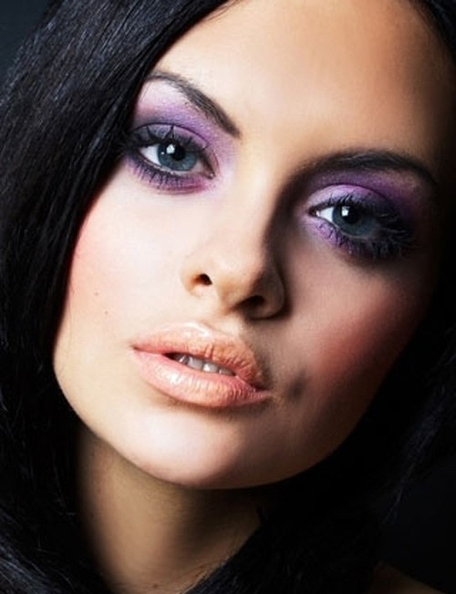 Sledujte spodné viečko - fialové očné tiene - ako správne nanášať riasenku Stopové spodné viečko Fialové očné tiene Nápady Ako správne naniesť riasenku