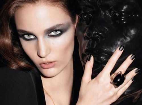 Smokey Eye Dramatické-Nápady na líčenie-Večerné prázdniny Smokey Eye Nápady nalíčenie na modré oči-večerné šperky