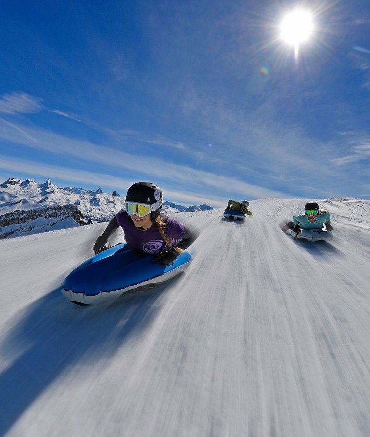Trendy zimných športov svah airboardingu 2020