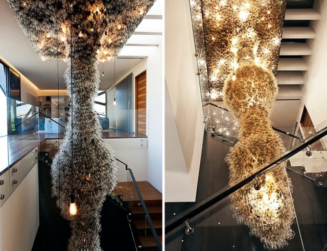 mimoriadna inštalácia žiarovky-v schodisku tresarca-las vegas