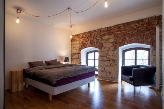 zariadenie spální kamenný múr industriálny vzhľad