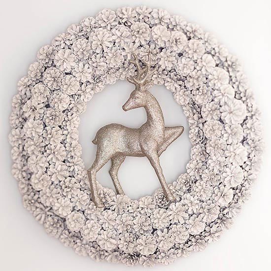 Veniec na dvere klasický papier urobte si sami bielu farbu Veniec na dvere robí bielu farbu jelenej figúrky