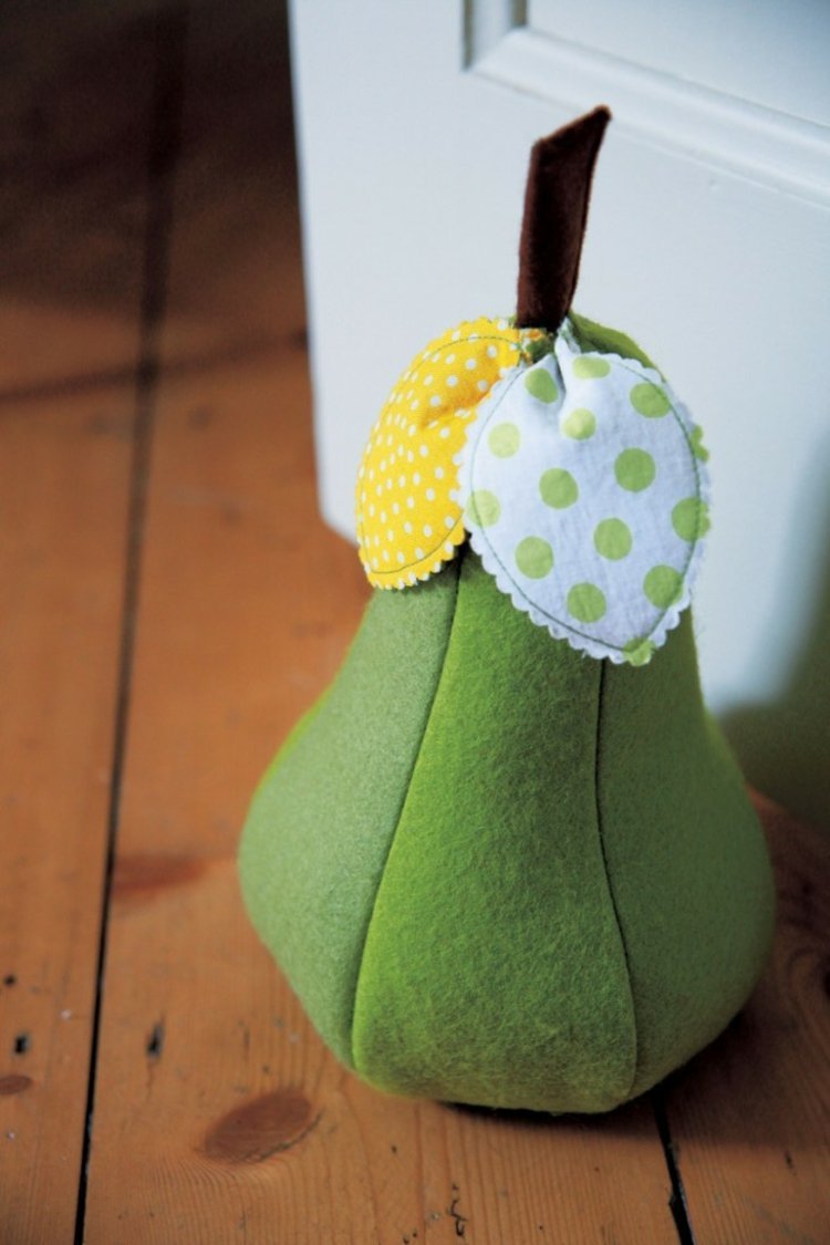 dverná zátka-šitie-hruškové listy-váha-výplň