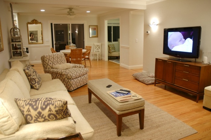 tradičné-kreslo-čalúnené-otoman