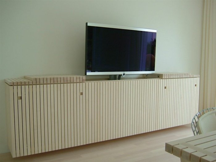 drevené prvky na plochú obrazovku