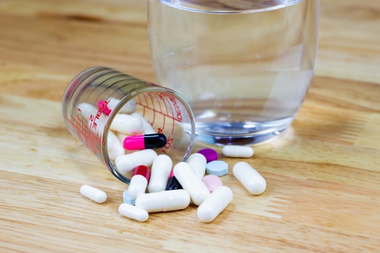 protirakovinové lieky a inhibítor tyrozín kinezy prerušovaná vysoká dávka účinná pri nádoroch