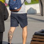 Zdjęcie oldschoolowego tatuażu na dolnej części nogi faceta z latarnią morską i różą wiatrów - 05052020 - 5