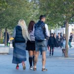 Zdjęcie tatuażu na nogach faceta z czaszką i trójzębem - herb Ukrainy - Street tattoo 05052020 - 3