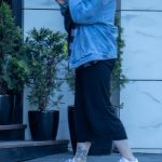 Zdjęcie tatuażu z konturem chryzantemy na dolnej części nogi dziewczyny - Street tattoo 05052020 - 3