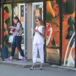 Zdjęcie dziewczyny z tatuażowymi rękawami - lew z niebieskimi oczami i skrzydłami - 05.09.2020 - Street tattoo - 1