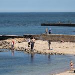 Zdjęcie tatuażu z egipskim bogiem w podbrzuszu i skrzydłem na ramieniu faceta - 05.09.2020 - Street tattoo - 1