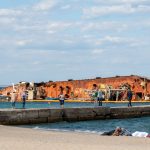 Zdjęcie zatopionego statku niesionego przez burzę na plażę - 05.09.2020 - Street tattoo - 4