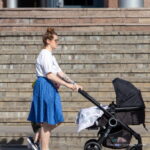 Zdjęcie tatuażu z kwiatami na lewej ręce dziewczyny - Uliczny tatuaż nr 04 - 06.12.2020 za 1