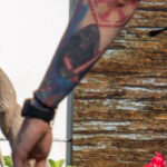 Kolorowy tatuaż z wzorem od ZV na lewym ramieniu faceta - Street tattoo nr 04 - 06.12.2020 dla 8 osób