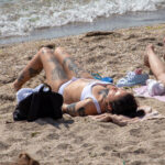 Zdjęcie tatuażu na ciele dziewczyny w białym stroju kąpielowym - Street tattoo № 04 - 06.12.2020 dla 6