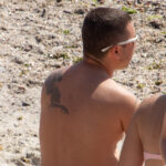 Tatuaż z gwiazdą na szyi faceta - Uliczny tatuaż nr 04 - 06.12.2020 za 2