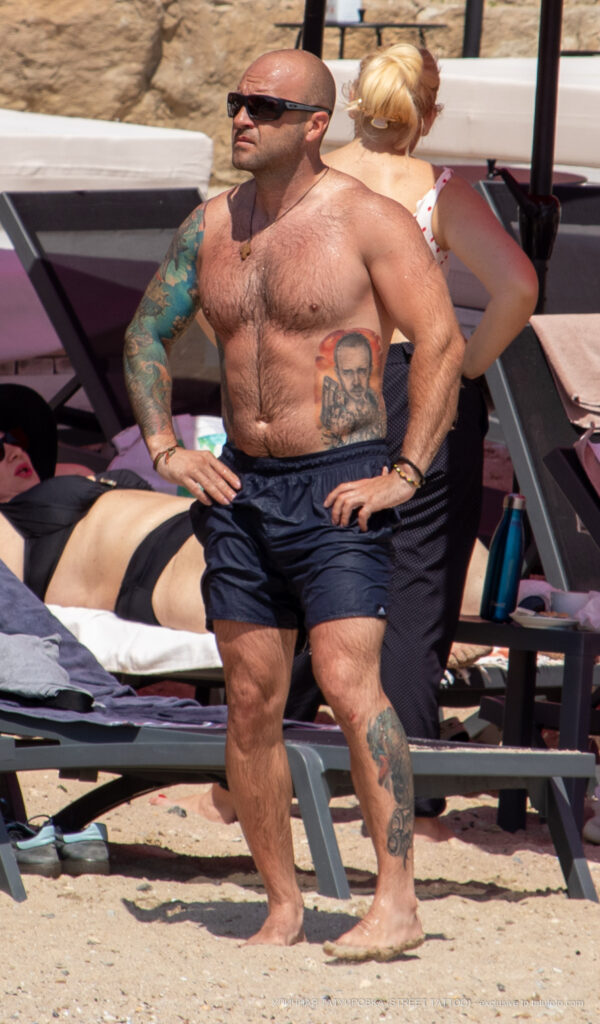 Kolorowe tatuaże na rękawach i portrety na ciele mężczyzny - Street tattoo № 04 - 06.12.2020 for