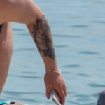 Kwiatowy tatuaż na dłoni dziewczyny - Street tattoo nr 04 - 06.12.2020 dla 5